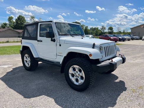 Used 2014 Jeep Wrangler Sahara w/ Connectivity Group AWD/4WD image 3