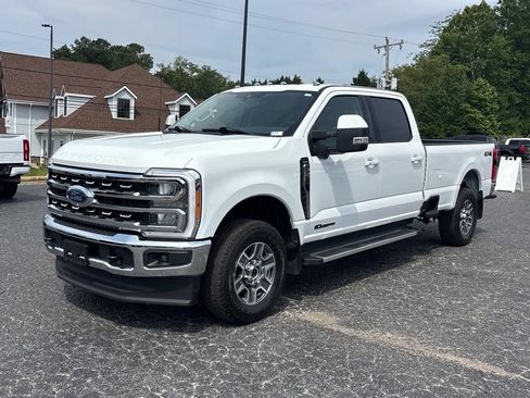 Used 2023 Ford F250 Lariat AWD/4WD image 3