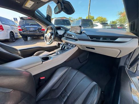 Used 2017 BMW i8 AWD/4WD image 22