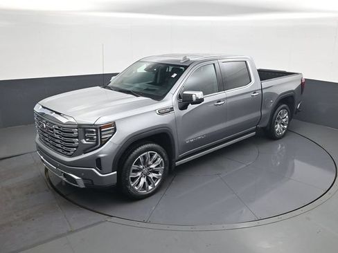 Used 2023 GMC Sierra 1500 Denali w/ Denali Reserve Package AWD/4WD image 13