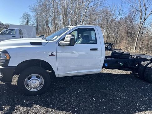 New 2024 RAM 3500 Tradesman image 3