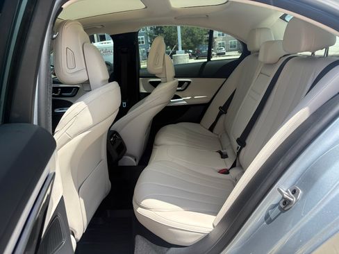 Used 2025 Mercedes-Benz E 350 Sedan image 30
