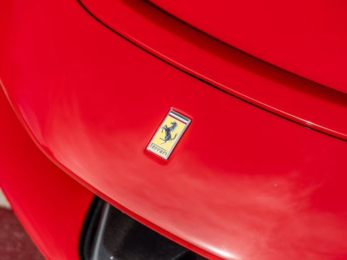 Used 2024 Ferrari SF90 Spider image 21
