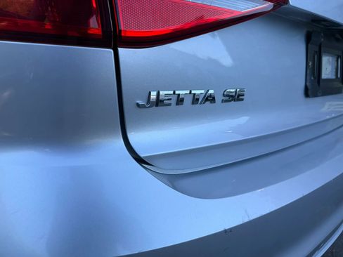 Used 2015 Volkswagen Jetta SE FWD image 12