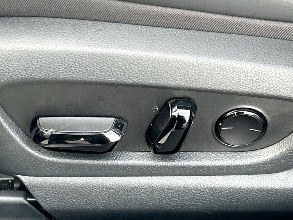 Used 2024 Lexus UX 250h F Sport FWD image 18
