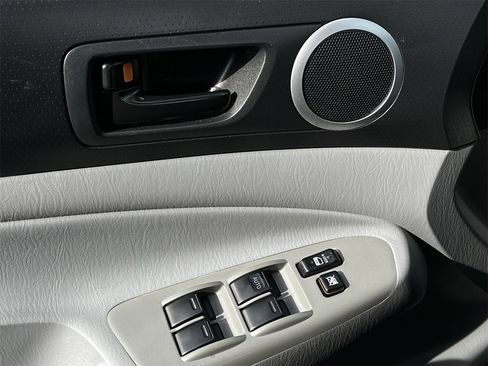 Used 2011 Toyota Tacoma 4x4 Double Cab image 19