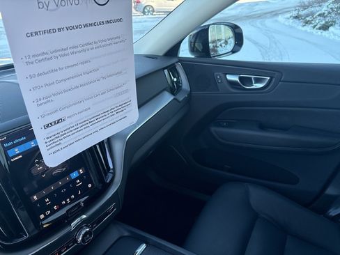 Certified 2025 Volvo XC60 B5 Core image 32
