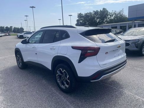New 2026 Chevrolet Trax LT w/ Driver Confidence Package FWD image 5