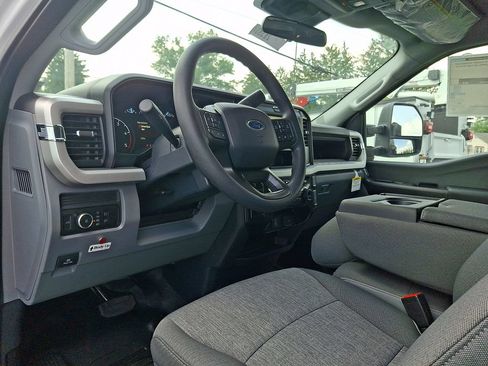 New 2026 Ford F550 4x4 Regular Cab Super Duty image 6