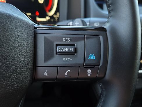 Used 2025 Nissan Rogue Platinum w/ Platinum Premium Package AWD/4WD image 20