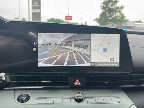 Certified 2025 Hyundai Elantra Limited FWD image 21