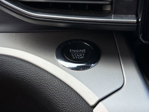 Certified 2022 Ford Explorer XLT w/ Equipment Group 202A image 8