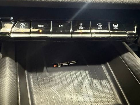 New 2026 Chevrolet Equinox EV LT image 30