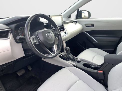 Used 2022 Toyota Corolla Cross LE w/ Moonroof Package AWD/4WD image 29