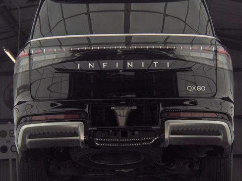 Certified 2025 INFINITI QX80 Luxe image 10