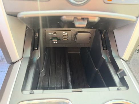 Used 2015 Ford Explorer XLT w/ Equipment Group 202B AWD/4WD image 33