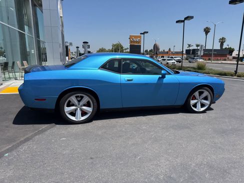 Used 2009 Dodge Challenger SRT8 w/ SRT Option Group II RWD image 13