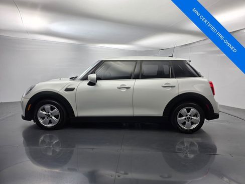 Used 2024 MINI Cooper 4-Door Hardtop w/ Storage Package FWD image 7