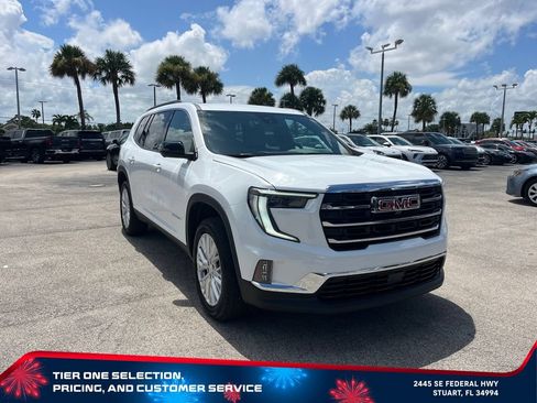 Used 2026 GMC Acadia Elevation w/ Elevation Premium Package FWD image 3