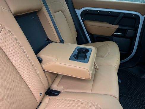 Used 2023 Land Rover Defender 110 image 25