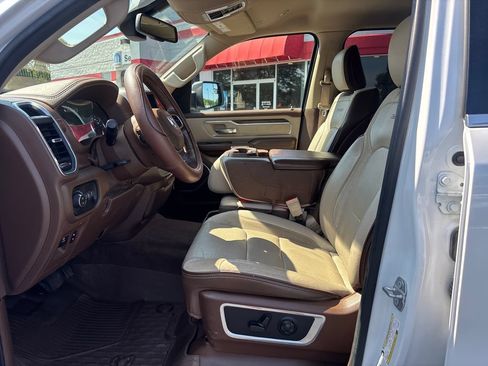 Used 2020 RAM 1500 Laramie AWD/4WD image 7