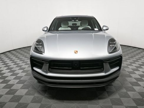 Certified 2025 Porsche Macan image 35