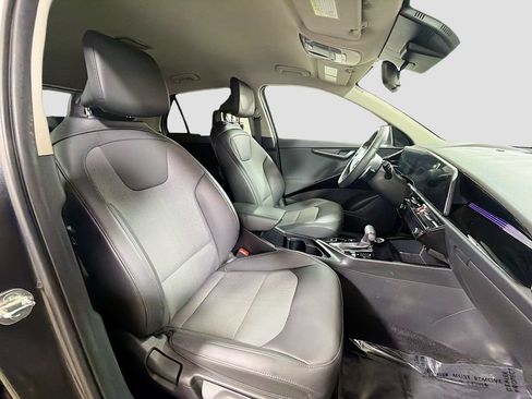 Used 2024 Kia Niro EX FWD image 28