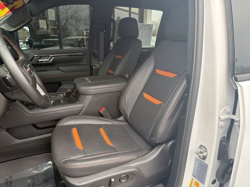 Used 2025 GMC Sierra 2500 AT4 image 19