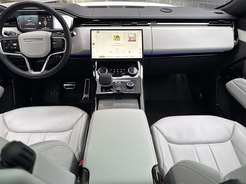Used 2023 Land Rover Range Rover Sport SE image 17