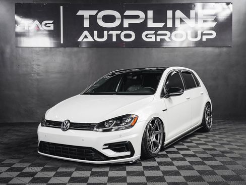 Used 2018 Volkswagen Golf R 4-Door image 4