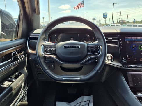 Used 2023 Jeep Grand Wagoneer 4WD image 18