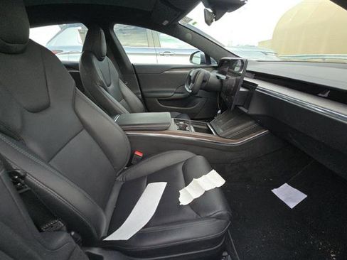 Used 2023 Tesla Model S image 9