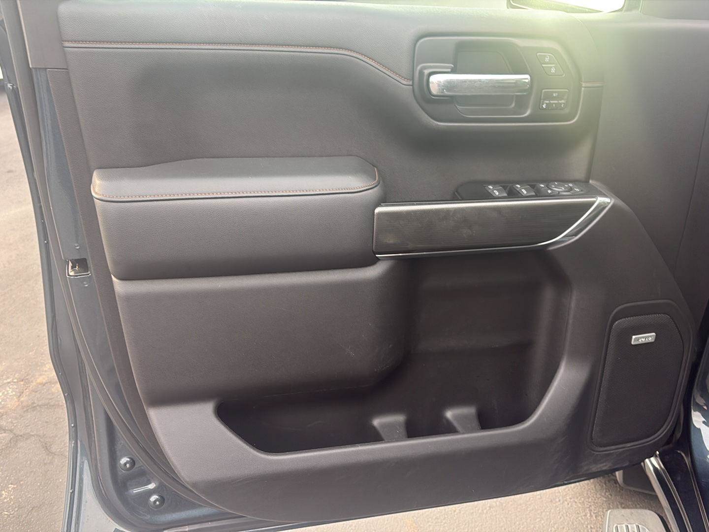 Used 2020 GMC Sierra 1500 AT4 w/ AT4 Premium Package AWD/4WD image 9