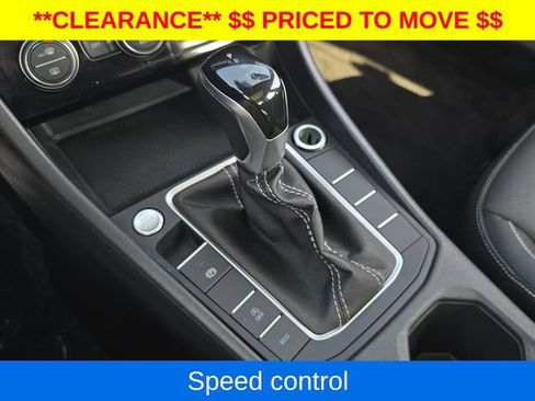 Used 2024 Volkswagen Jetta SE FWD image 29