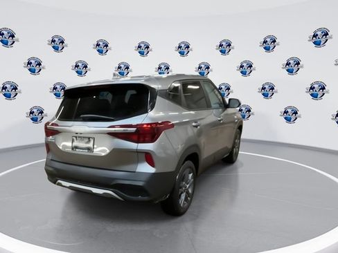 Certified 2023 Kia Seltos LX image 9