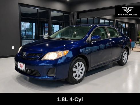 Used 2011 Toyota Corolla LE FWD image 2