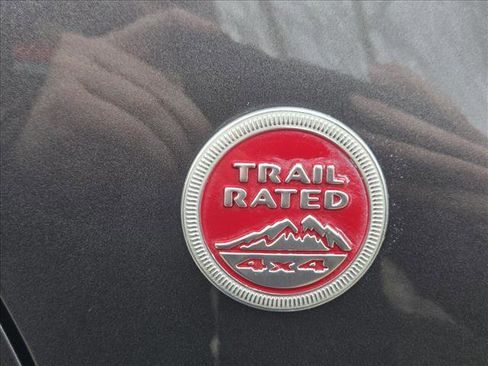 Used 2020 Jeep Cherokee Trailhawk w/ Comfort/Convenience Group image 10