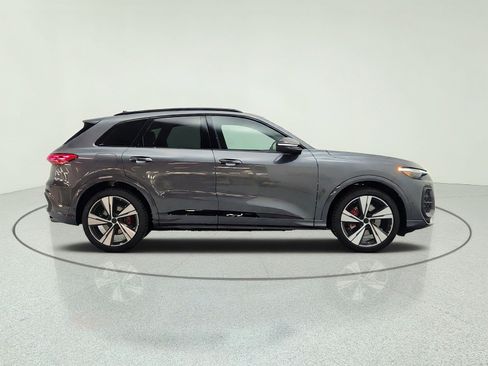 New 2026 Audi SQ5 Premium Plus AWD/4WD image 4
