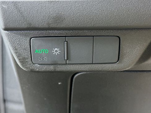 Used 2023 Audi Q4 e-tron Premium Plus image 17