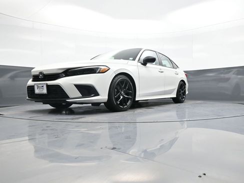 Used 2023 Honda Civic Sport image 25