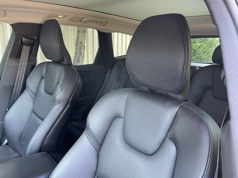 Used 2023 Volvo XC60 B5 Plus AWD/4WD image 24