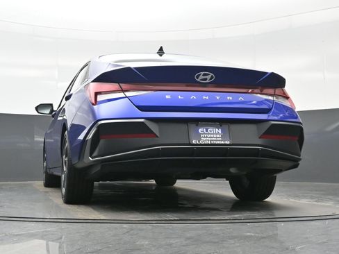 Certified 2025 Hyundai Elantra SEL image 27