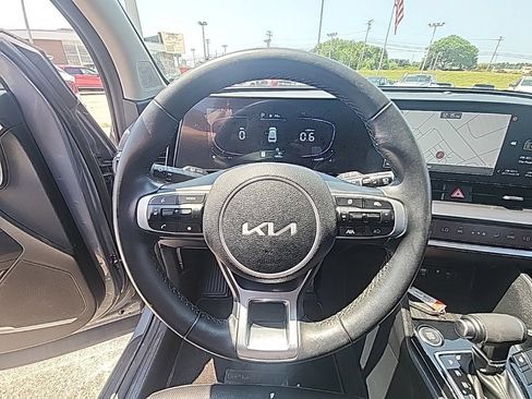 Used 2025 Kia Sportage EX w/ Premium Package AWD/4WD image 13