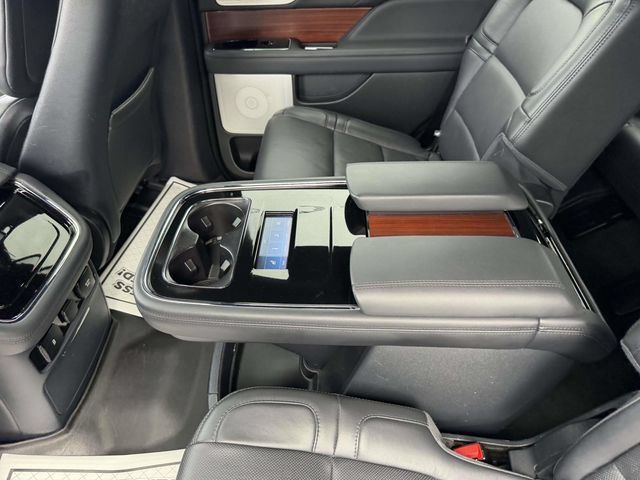 Used 2023 Lincoln Navigator Reserve AWD/4WD image 15