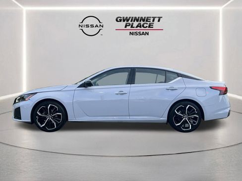 Used 2024 Nissan Altima 2.5 SR image 20