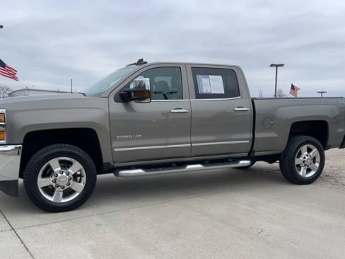 Used 2017 Chevrolet Silverado 2500 LTZ w/ Vortec Plus Package image 5