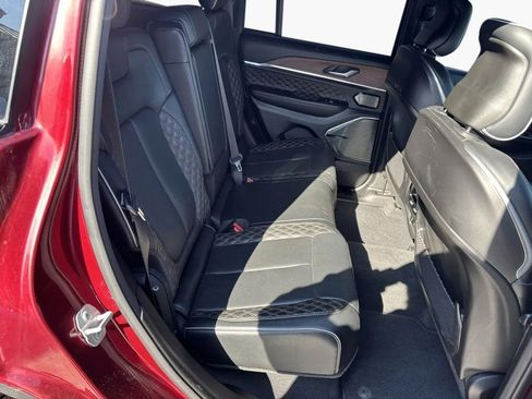 Used 2022 Jeep Grand Cherokee Summit w/ Luxury Tech Group V image 28