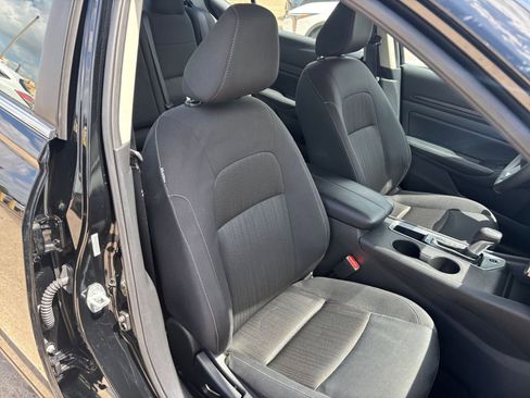 Used 2025 Nissan Altima 2.5 SV FWD image 36
