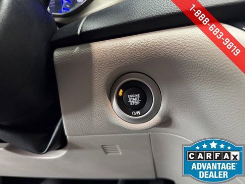 Used 2018 Chrysler Pacifica Touring-L image 21