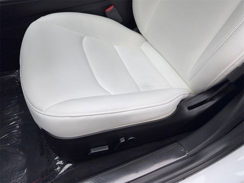 Used 2021 Tesla Model 3 Performance image 27